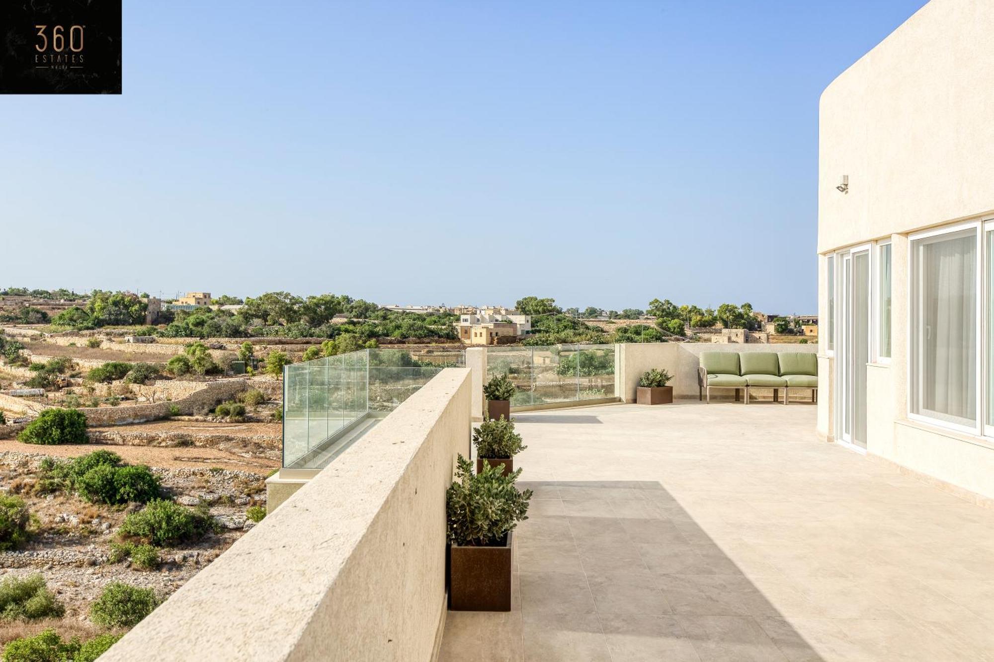 Luxury Beautiful Penthouse With Amazing Views & Ac By 360 Estates Apartment Marsaxlokk Exterior photo